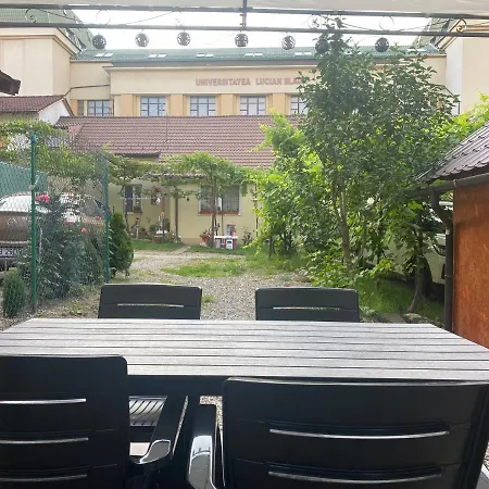 Ely's Place Apartment