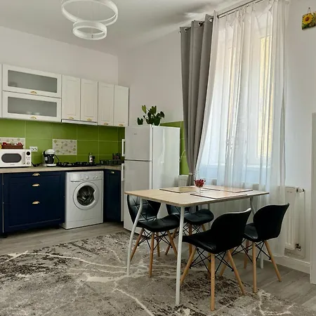 Ely's Place Apartment *